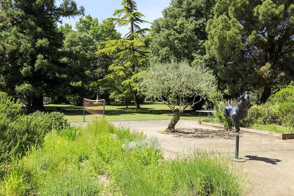Les Gites Du Domaine De Rhodes أفينيون المظهر الخارجي الصورة