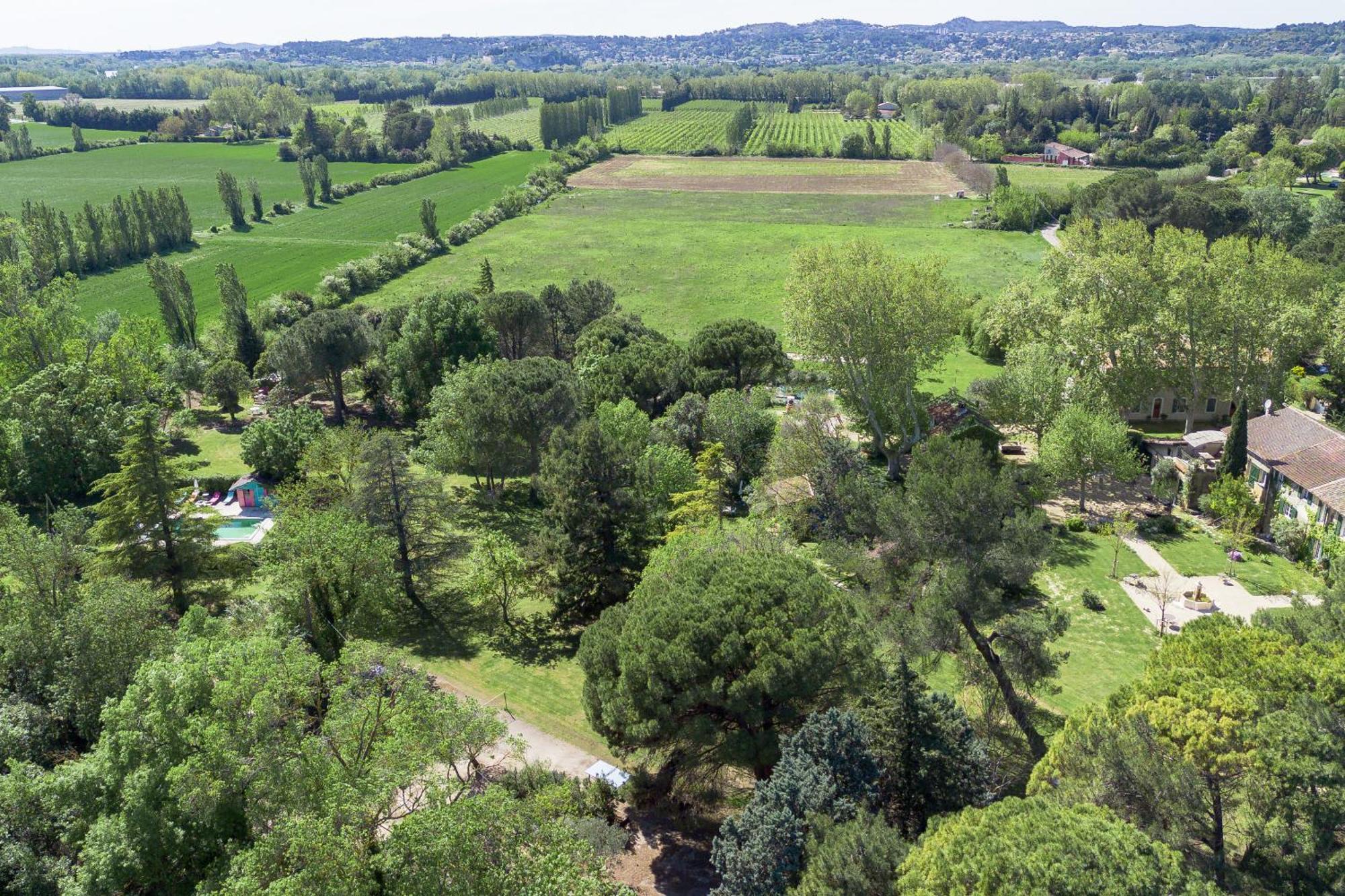 Les Gites Du Domaine De Rhodes أفينيون المظهر الخارجي الصورة
