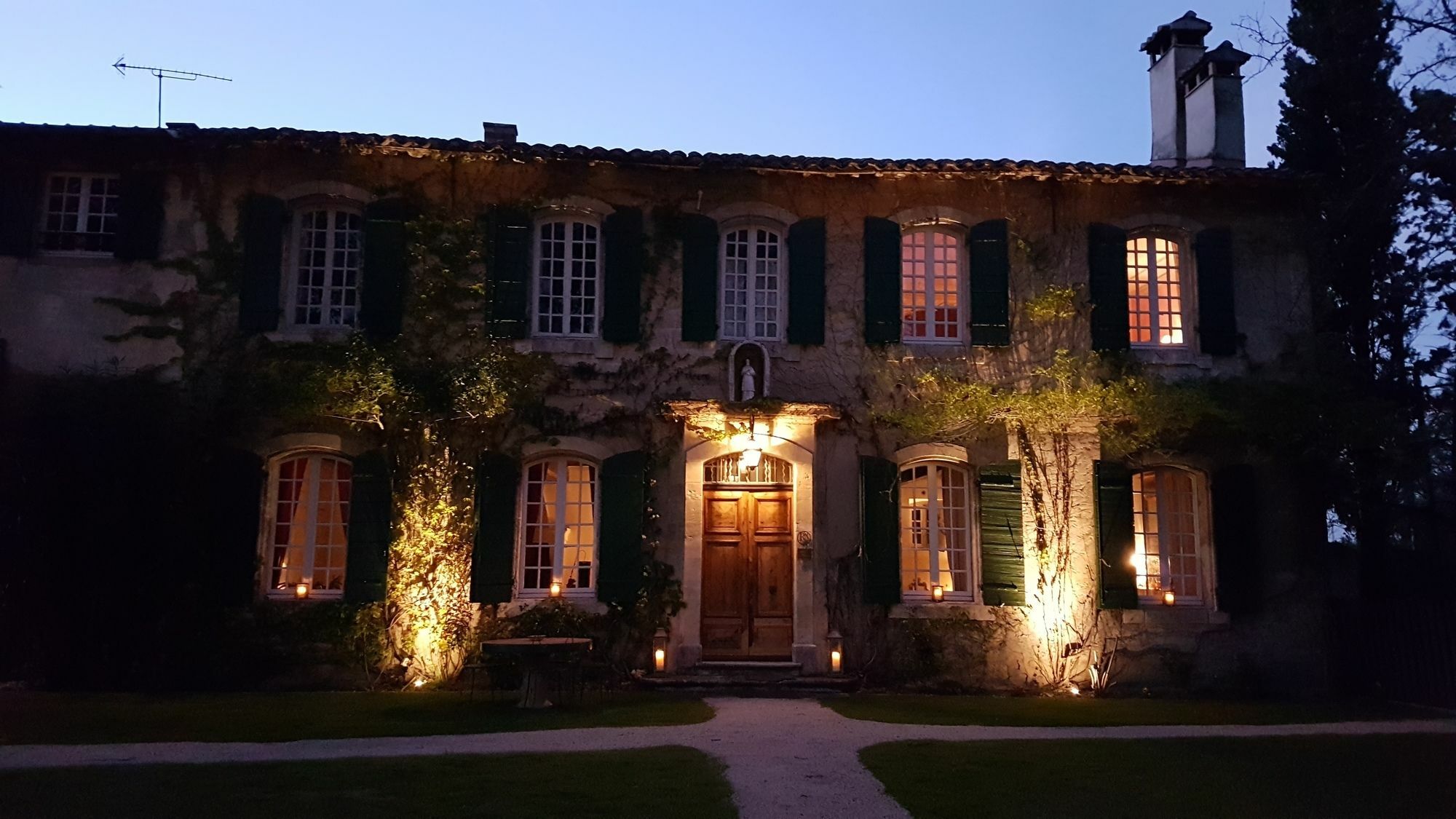 Les Gites Du Domaine De Rhodes أفينيون المظهر الخارجي الصورة